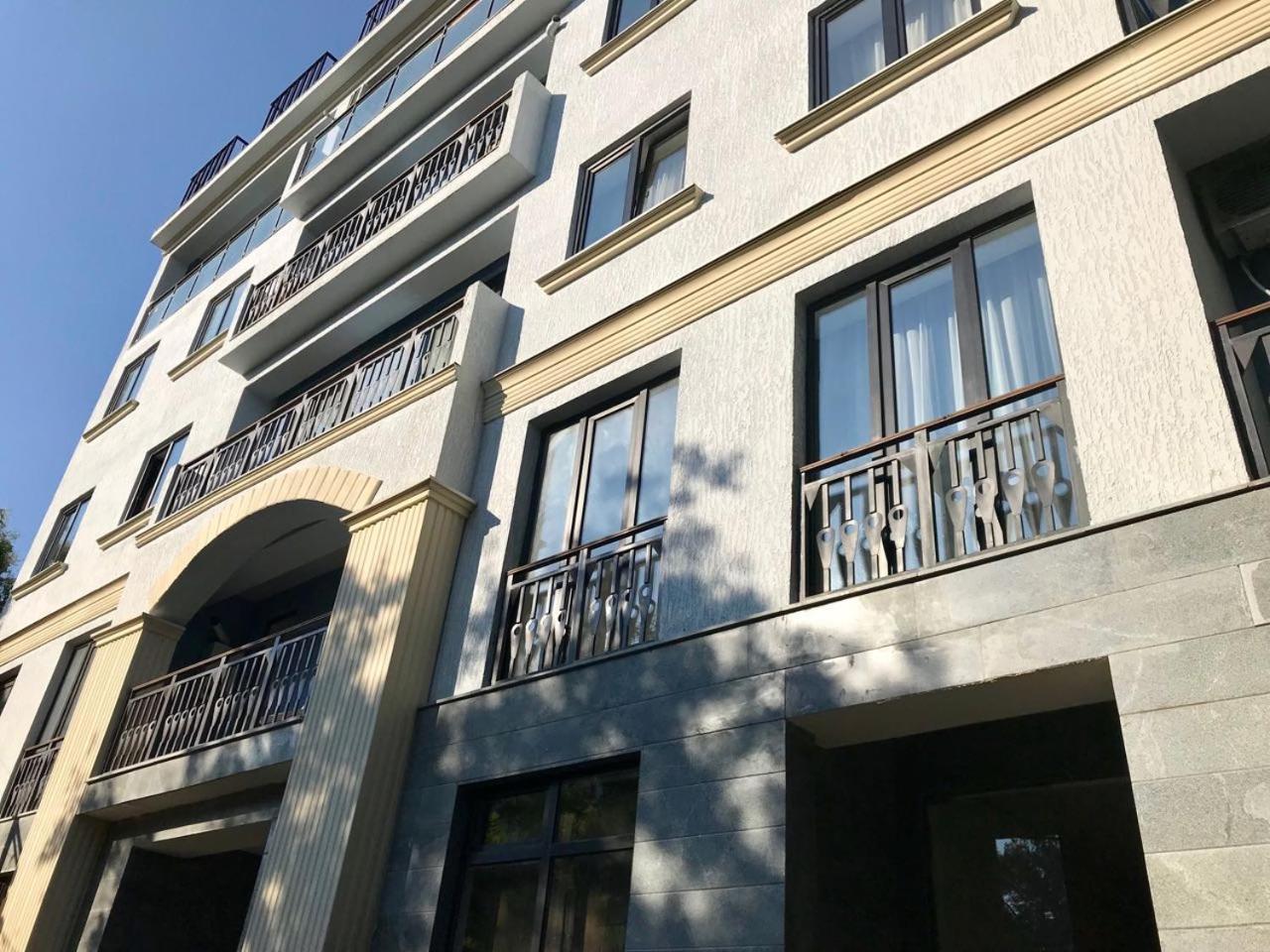 City Center Apartments By Happy Place Τυφλίδα Εξωτερικό φωτογραφία